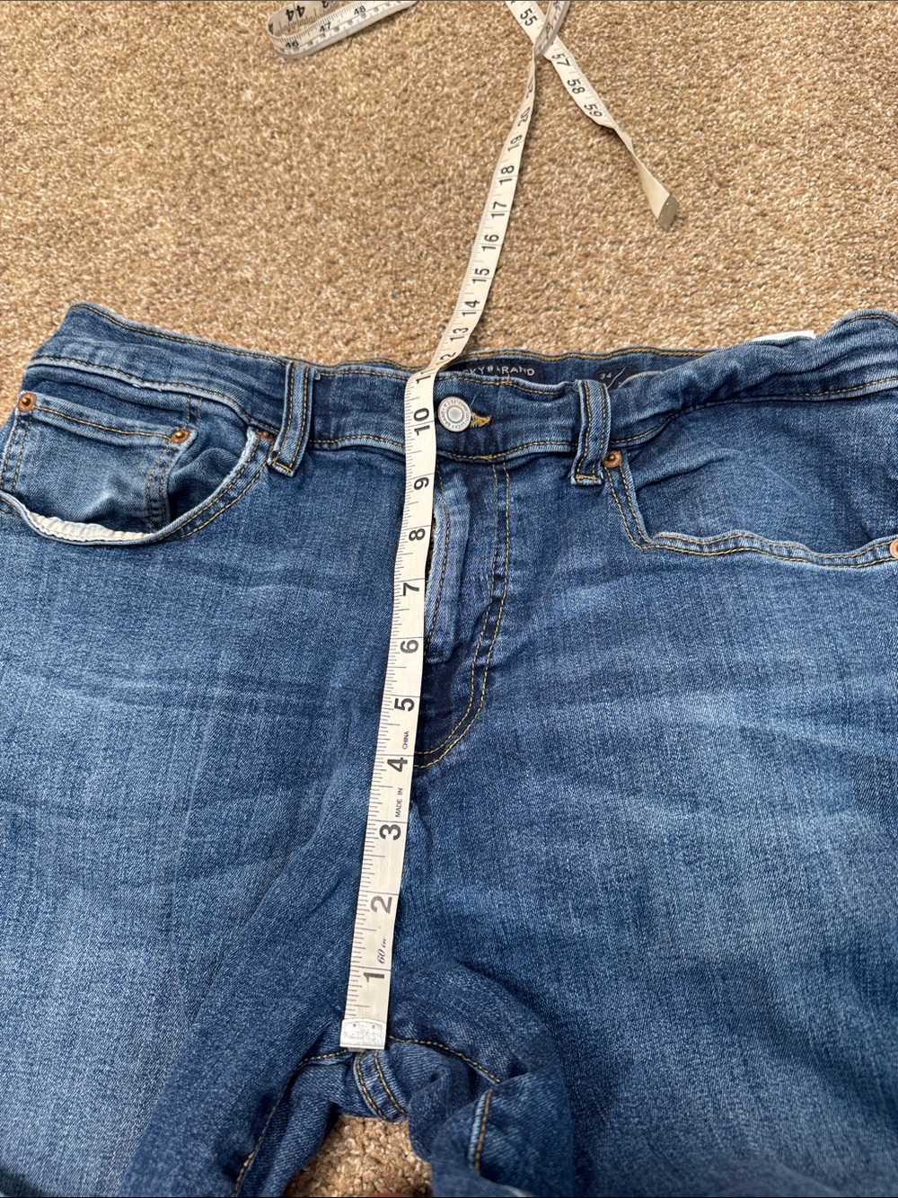 LUCKY BRAND Classic men's Blue Straight-Leg Jeans SZ 34"X32" - Picture 4 of 9